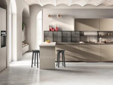 Cucina su misura Libra in laminato Urban Bronze e decorativo Oriental Light di Scavolini